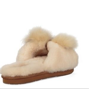 brand new never worn ugg slippers